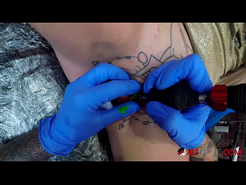 ❤️ tattooed ທີ່ສຸດ Hottie Sully Savage ໄດ້ຮັບ tattoo ສຸດ clitoris ຂອງນາງ ເພດ ຢູ່ທີ່ພວກເຮົາ lo.shadbase-xxx.ru%